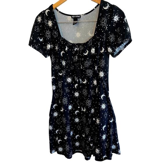 Hot Topic Dresses & Skirts - Size XS – Sun Moon Star Empire Waist Mini Dress